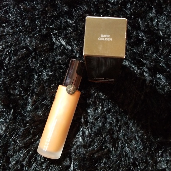 BECCA AQUA LUMINOUS PERFECTING FOUNDATION - Picture 5 of 6